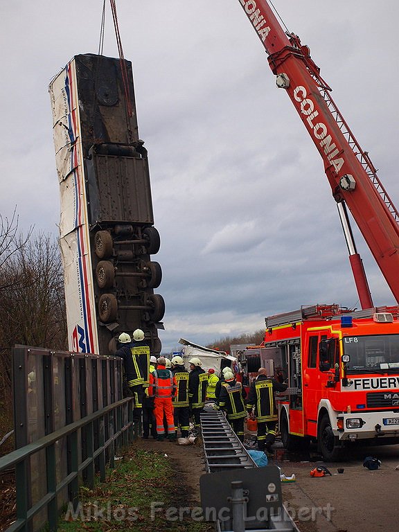 LKW stuerzt um A 3 Rich Frankfurt AK Heumar P1087.JPG